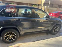 جیپ گراند شیرۆکی